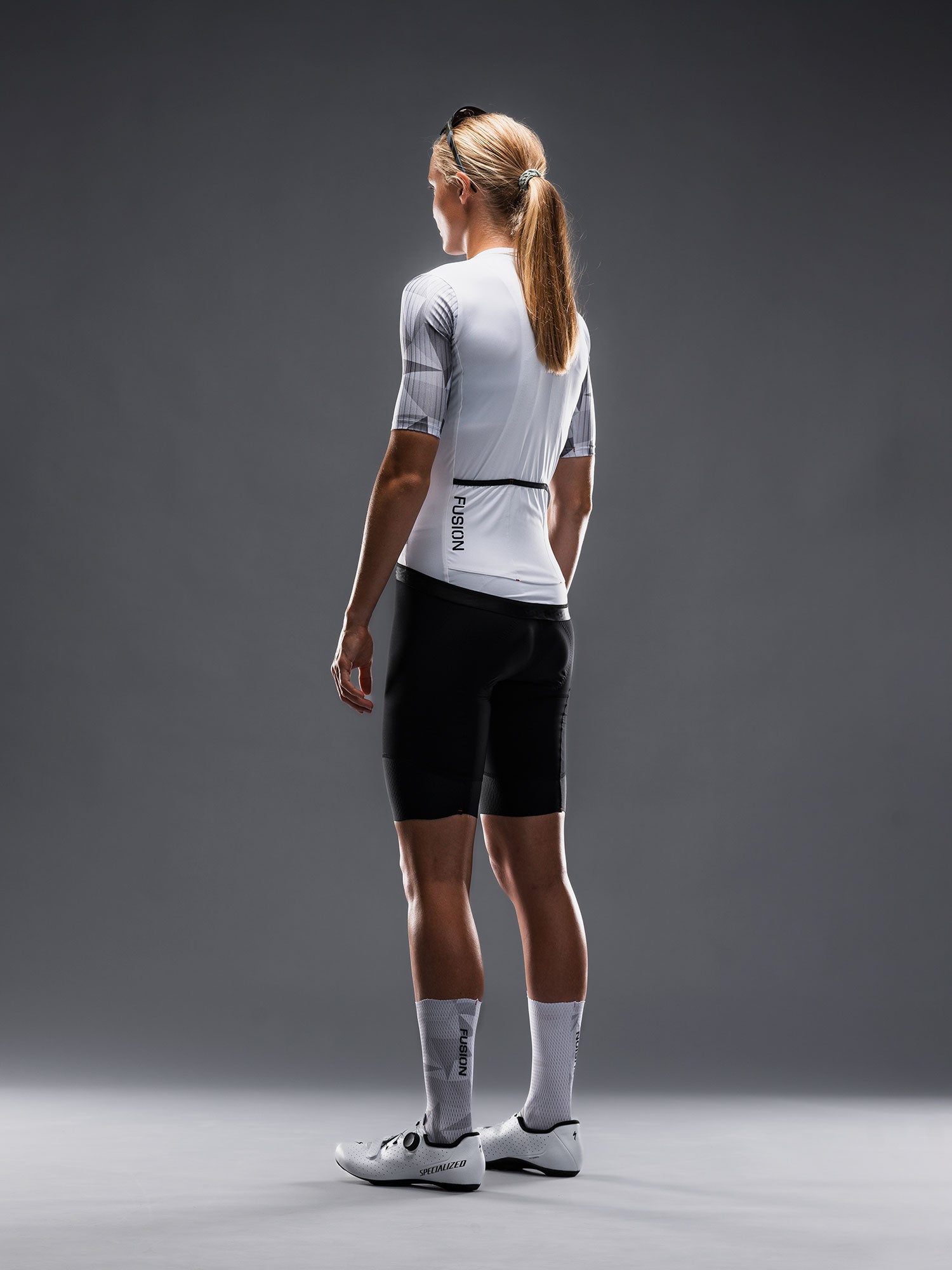 9738740